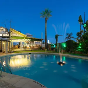 Ms Tropicana Отель